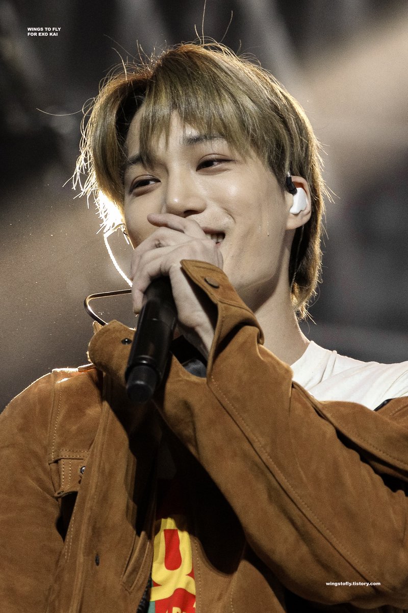 WingsToFly114's tweet photo. 𝐂𝐇𝐀𝐏𝐓𝐄𝐑 𝟏𝟎𝟎.

➖

陌上花開，可緩緩歸矣

➖

181012 IBK 참좋은콘서트 #카이 #김종인 #엑소카이 #엑소 #KAI #EXOKAI #EXO @weareoneEXO https://t.co/bY8pX3qfZq