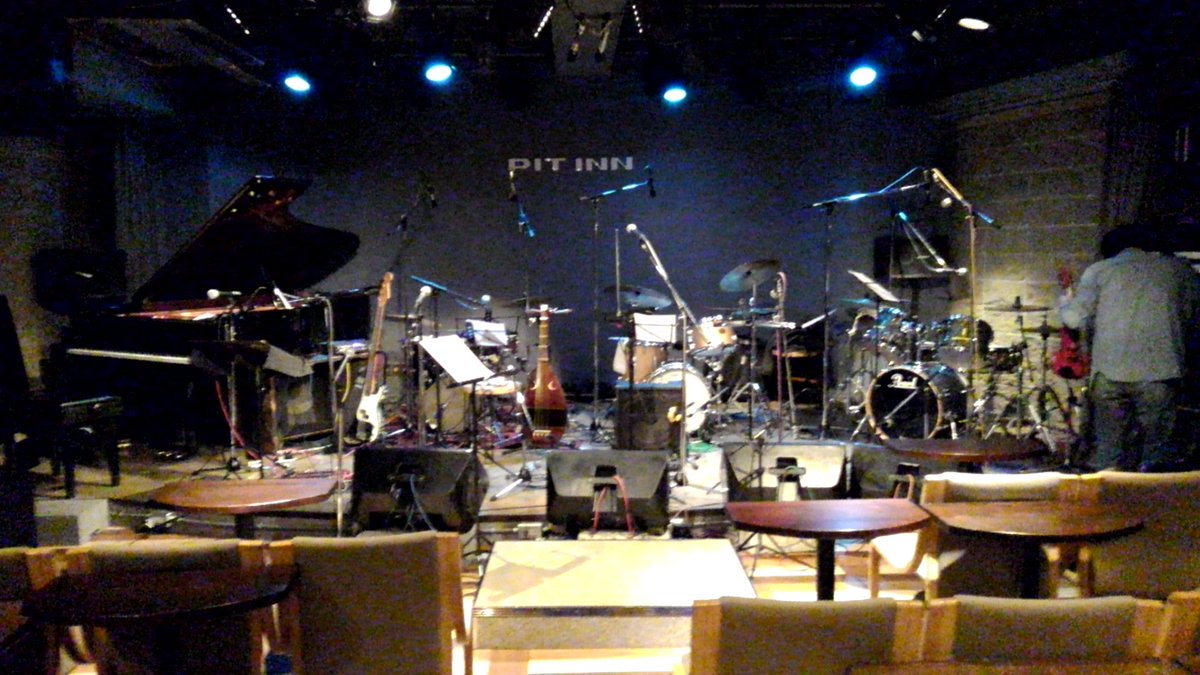 itani_perc_ds's tweet photo. その後、夜はこのようなセッティングでした。
After that, this was setup tonight. 
#ライブ #concert 
#ドラム #drums 
#小口径ドラム #smalldrumkit https://t.co/KyXEnvJQeS