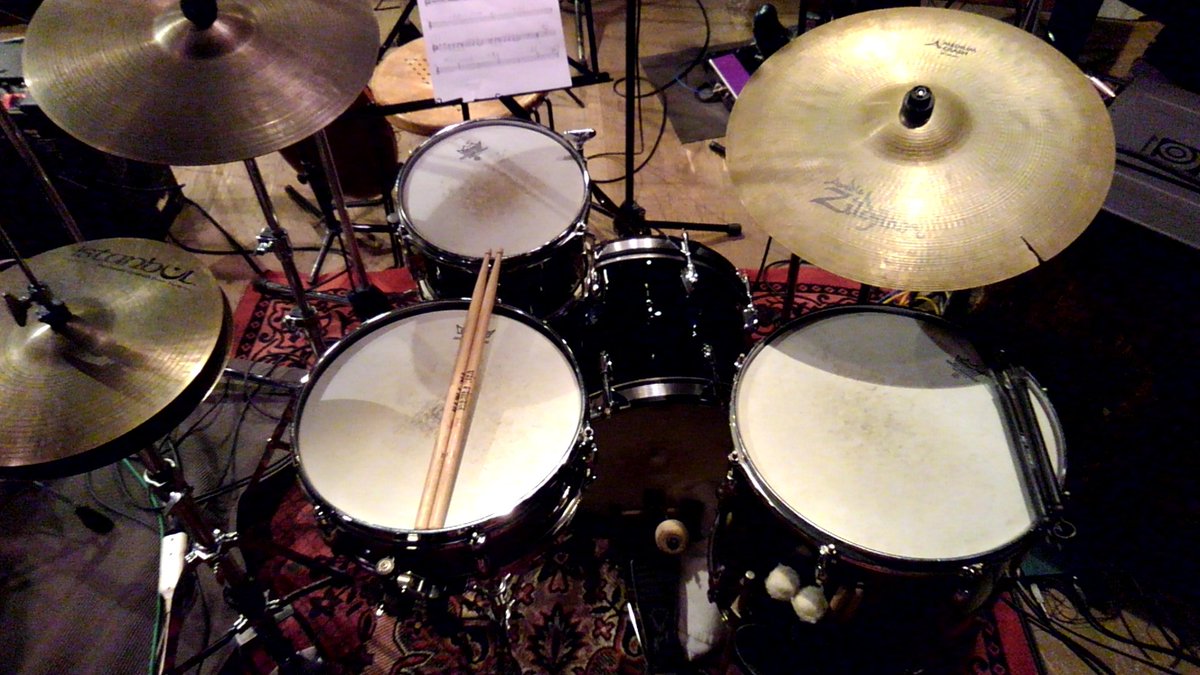 itani_perc_ds's tweet photo. その後、夜はこのようなセッティングでした。
After that, this was setup tonight. 
#ライブ #concert 
#ドラム #drums 
#小口径ドラム #smalldrumkit https://t.co/KyXEnvJQeS
