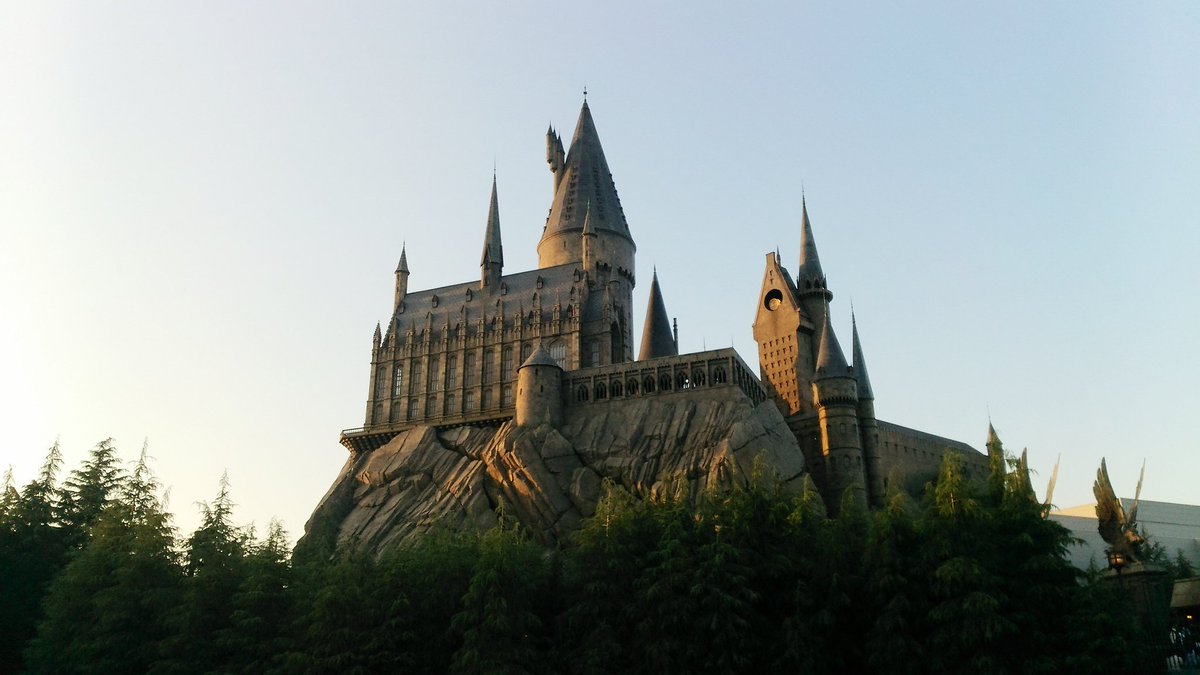 absyaecg's tweet photo. 【お知らせ／重要】
#USJ 公式サイトやスタジオ･ガイドには記載されていませんが､「ホグワーツ･キャッスルウォーク」は､2016年4月より､《パーク･クローズ時間》の《2時間前》で《案内終了》となっています｡
夕方以降､ハリポタ･エリアへ入るかたは､くれぐれもご注意ください｡ https://t.co/PxeRqRGl3a