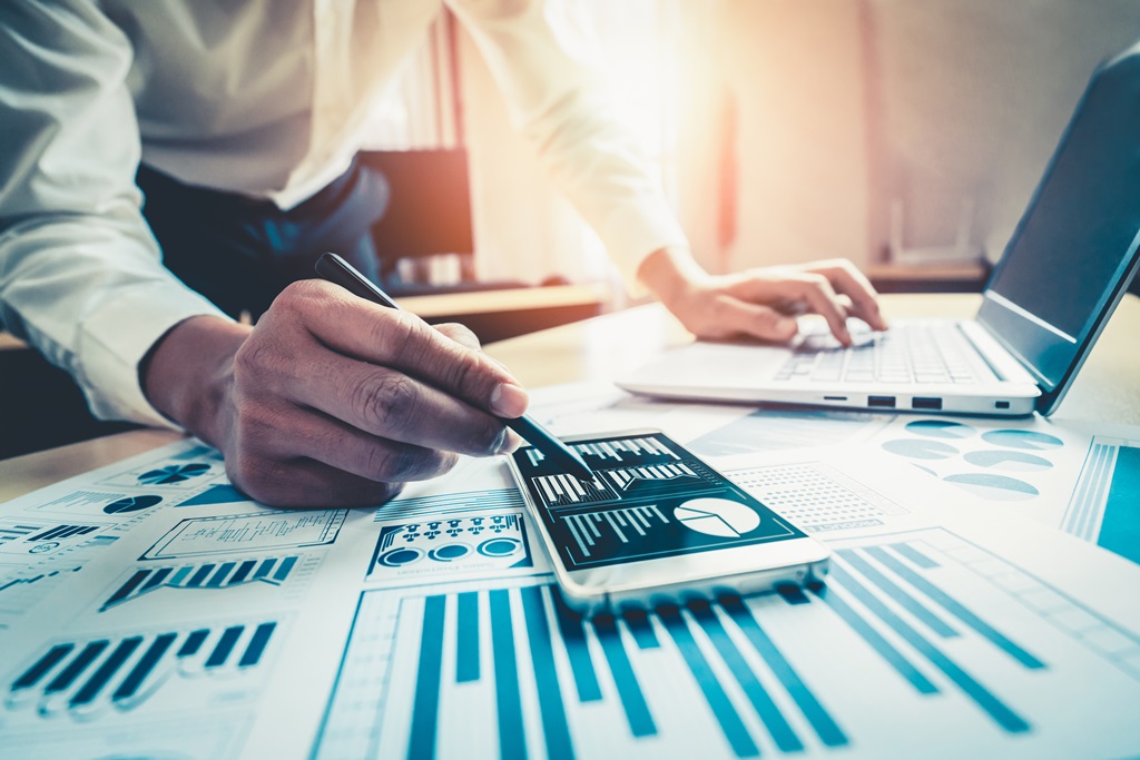 UniVerona's tweet photo. Il 28/01 dalle 16.15 lezione in streaming di Educazione #Finanziaria sul funzionamento della successione ereditaria dal punto di vista normativo e fiscale. Progetto di @UniCredit_IT in collaborazione con Dipartimento Scienze Economiche #univr https://t.co/1QPVChWi4Y | #save4you https://t.co/8lOuPMXRu4