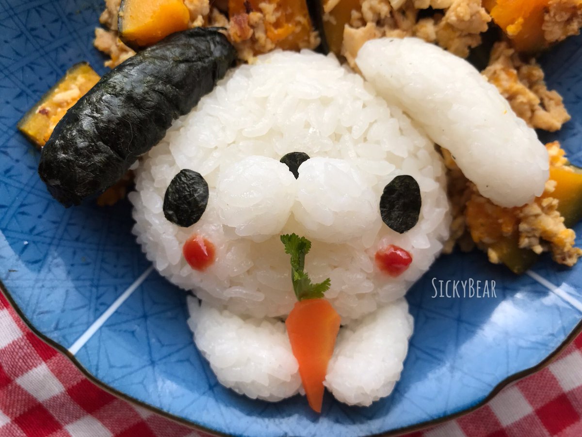 sickybear's tweet photo. สวัสดีคืนวันจันทร์✨
เช้านี้กิน 🥑🍅🥝 ชอบกิน 🥑แบบแค่โรยเกลือกับพริกไทยมากที่สุด อยากอบขนมปังนะแต่เช้าๆ สภาพยังไม่โอเคจะยืนนวดขนมปัง 😞
กลางวันกินข้าวปั้น/ ฟักทองผัดเต้าหู้ /น้ำพริกอ่องวีแกนกับผักลวก /🥝🥝
วันนี้เหนื่อยไหม? คืนนี้พักผ่อนให้เต็มที่ นอนหลับฝันดีค่ะ✨
#sickybearff https://t.co/4JyTf8CNpv