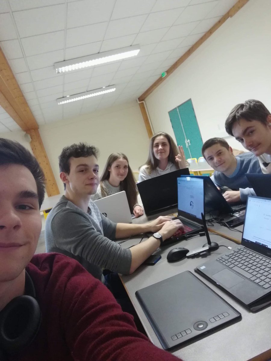 Hawkeyesoff's tweet photo. Salut ! Nous c’est les Myster’yeux, suivez-nous tout au long de la semaine pour découvrir notre projet ;) #ANNONYMMI #LCDA_MMI20 #MMICHALLENGE_IUTSD2020
@MMIStDie https://t.co/XiiG21ewvO