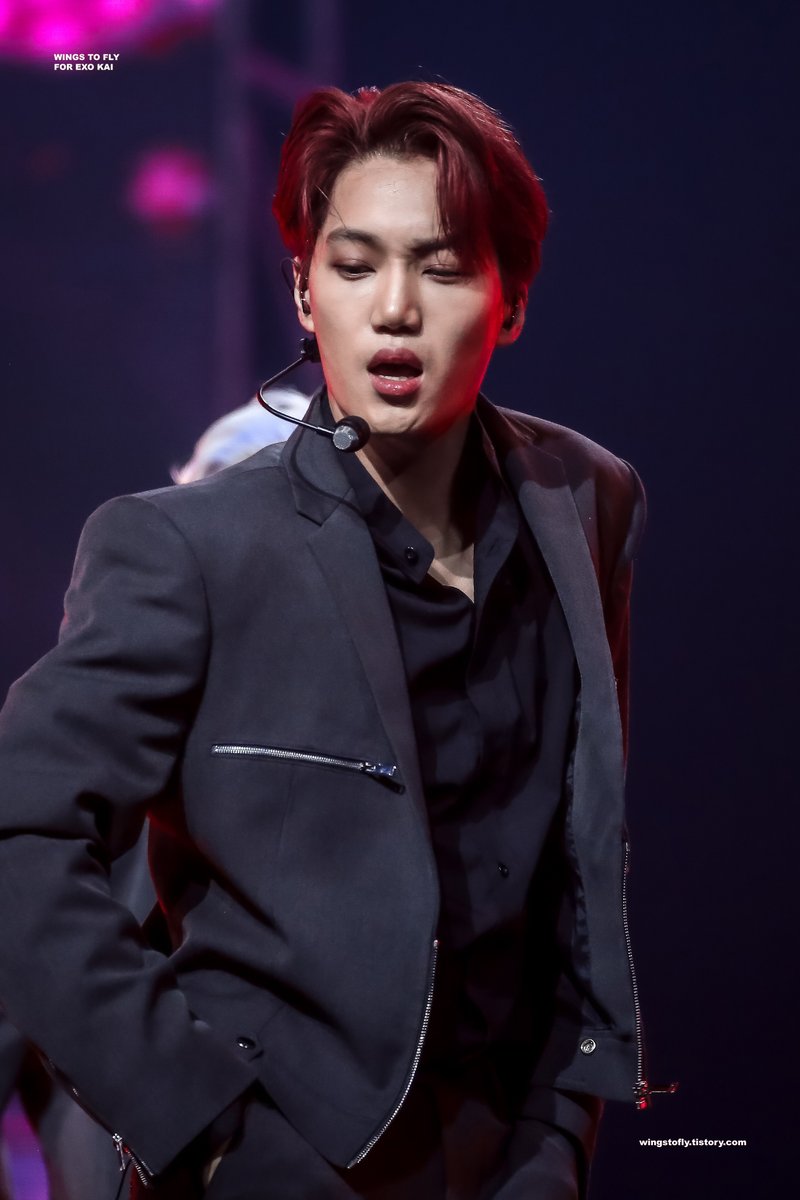 WingsToFly114's tweet photo. 𝐂𝐇𝐀𝐏𝐓𝐄𝐑 𝟏𝟎𝟖.

➖

반짝이는 넌 그 순간
넌 넌 황홀하게 내게 와

➖

190706 SBS Super Concert in Hong Kong #카이 #김종인 #엑소카이 #엑소 #KAI #EXOKAI #EXO @weareoneEXO https://t.co/400AqgYfYO