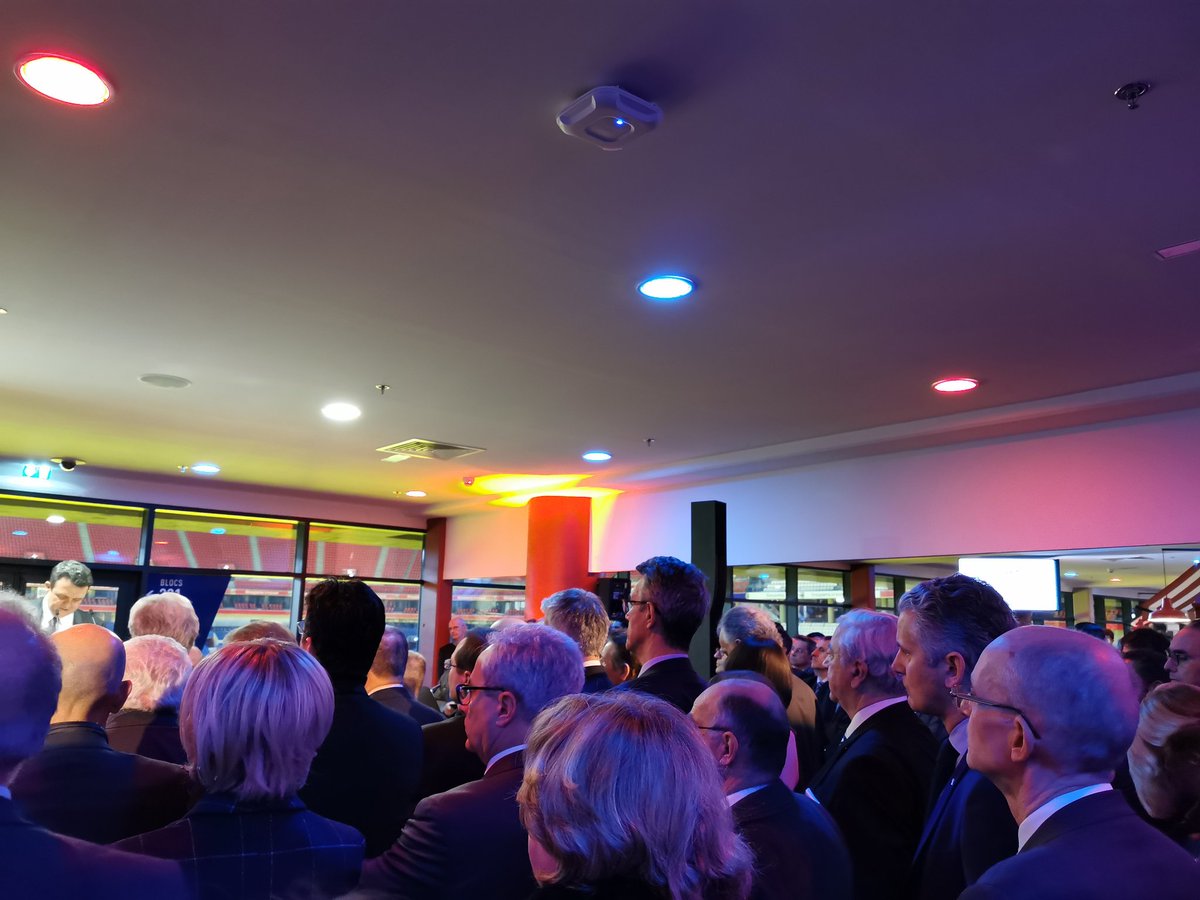 Le pôle entrepreneuriat et innovation du Crédit Agricole Centre Est présent à la cérémonie des vœux du MEDEF au Groupama Stadium. Plus de 1000 entrepreneurs et élus ont participés à cette soirée conviviale propice aux échanges. #cacentrest