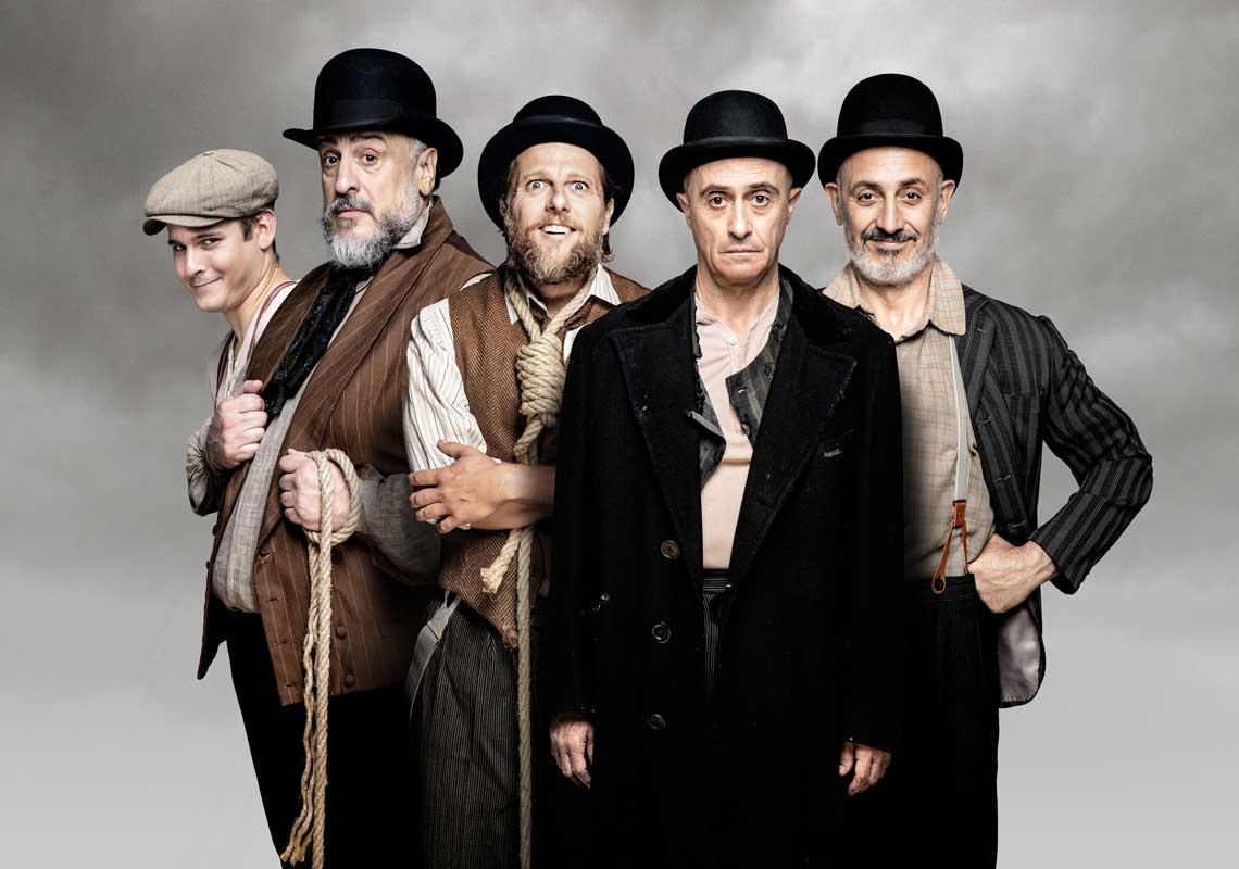 Del 19 al 23 de febrero todo un clásico del teatro #EsperandoaGodot de Samuel Beckett con @PepeViyuelactor   #ALbertoJiménez #JuanDíaz @FernandoAlbizu y <a href="/jesuslavi/">Jesús Lavi</a> 
Entradas ya a la venta 
🎩 bit.ly/EsperandoaGODOT