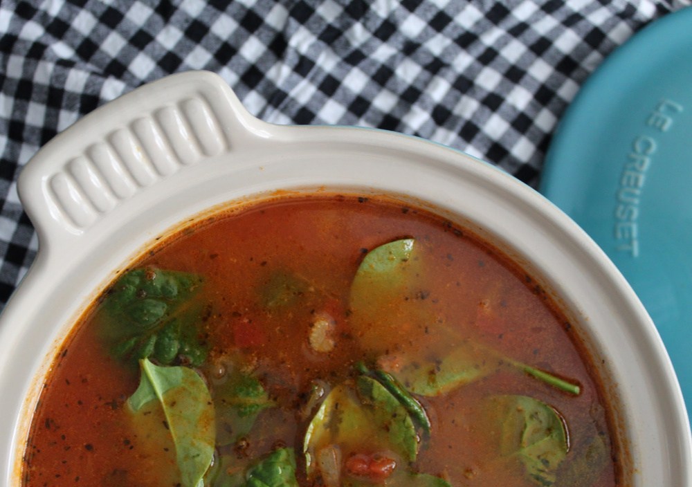 _lrbt_'s tweet photo. Looking for a heartwarming recipe for this winter? Then check out my "Clean out the Fridge" soup! It's easy, affordable & delicious. #SoupSeason #Recipe #ChicagoMom #CrateStyle @crateandbarrel https://t.co/Rr4FnD1X2Z https://t.co/nwUBnXC6Vq