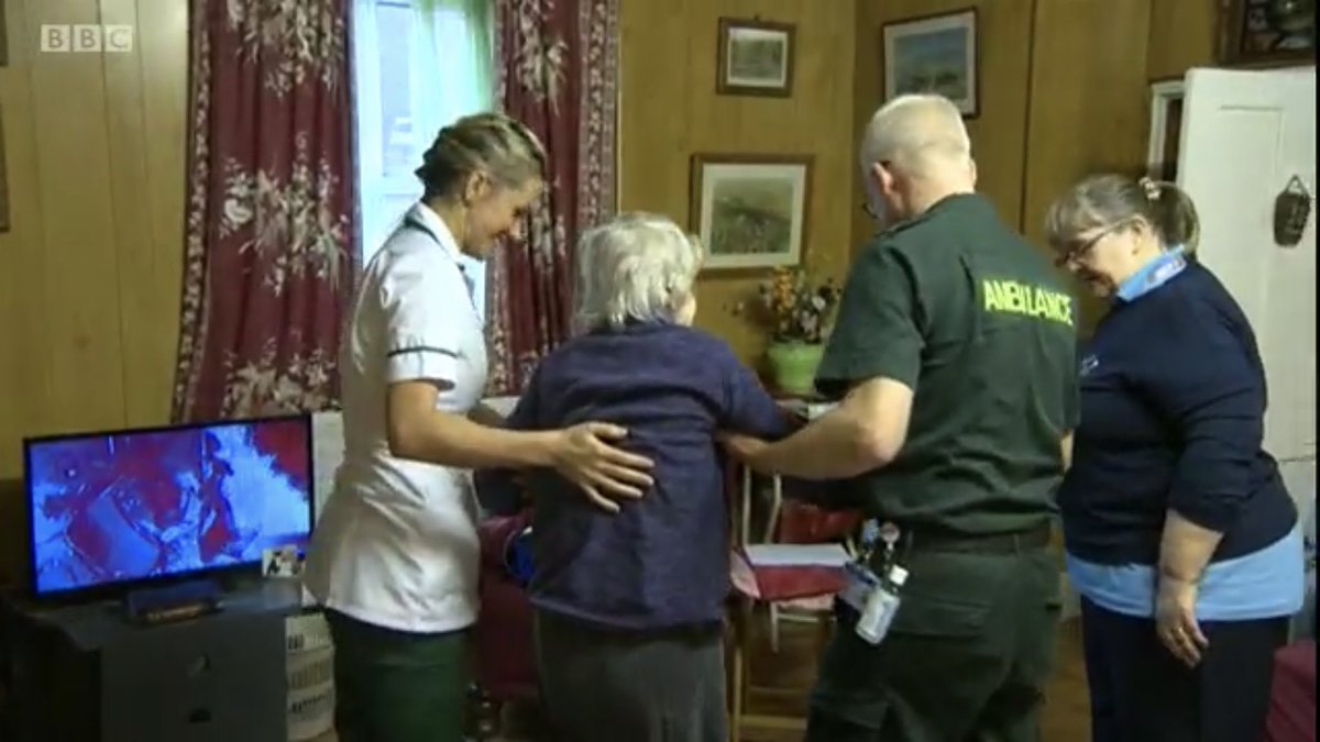 SuzanneRastrick's tweet photo. Delighted to see #OT &amp; #Paramedic from @BathFalls tonight on 📺@bbcpointswest

✅ Results inc. non conveyance clearly bear out benefits of #AHP led #fallsresponse described in #AHPsintoAction

👍 @VirginCare @swasFT @NHSBSWCCG @WeAHPs https://t.co/xXHcsU1Gio