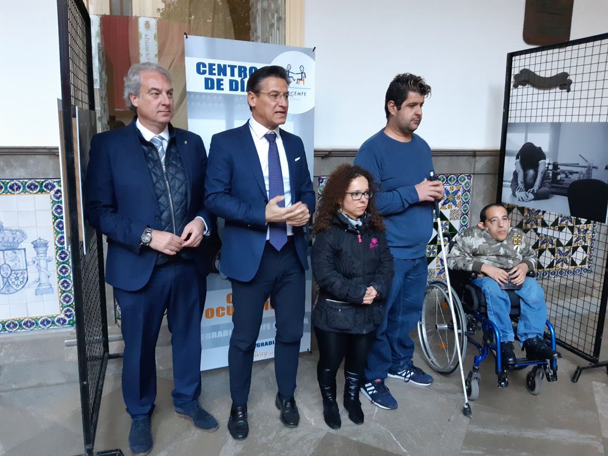 huertas73's tweet photo. Inauguración de la Exposición Fotográfica Itinerante del Centro de Día y Ocupacional de @FEGRADI en el Patio del @aytogr 

Sensibilizando y Comunicando

#GranadaPorYParaLasPersonas https://t.co/cE1mUVet31
