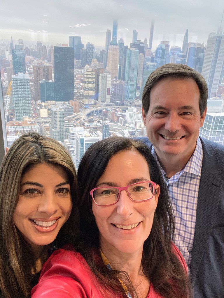 shalinimitha's tweet image. Quick break from #NRF2020 to take in the beautiful views from #SAP Hudson Yards office with my #SAP_CX family!