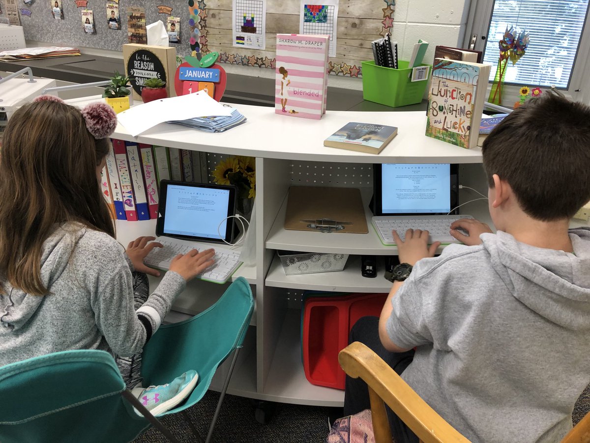 Jennifer Lund tweet media