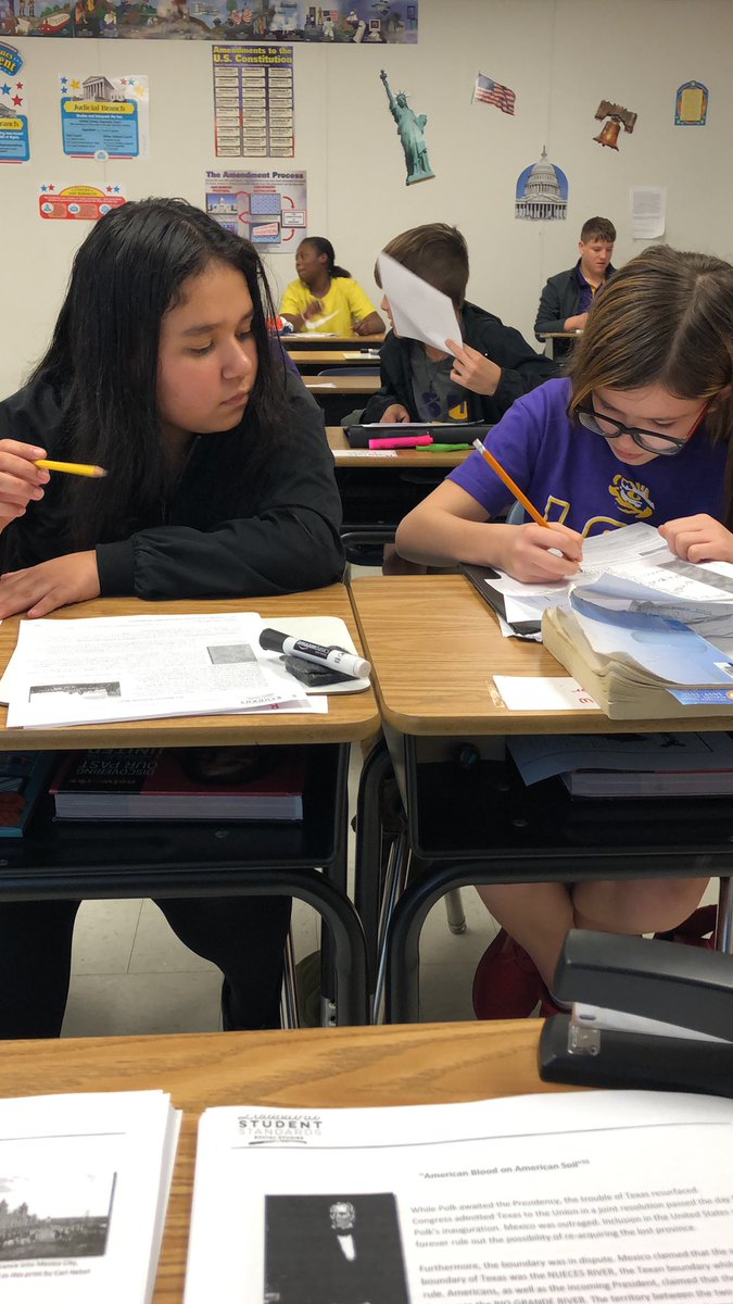 MrCoachSwain's tweet photo. Watching my students collaborate to help each other is the most rewarding thing I experience in the classroom. In this day and age kids can be so critical of each other. But everyday we try and build a culture of positivity and encouraging others to do their best. #SouthsideALLin https://t.co/S946liyYlO