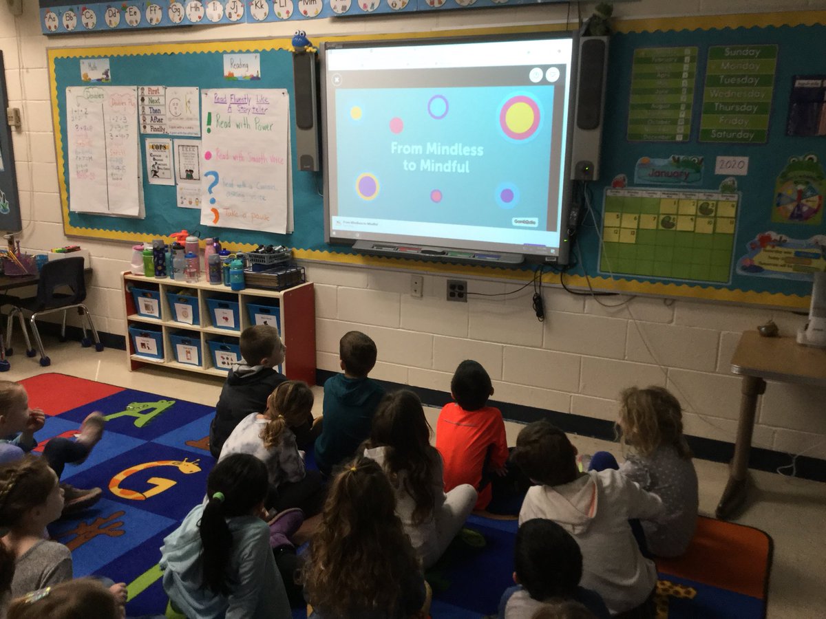 lamurphy30's tweet photo. It’s mindful Monday in 1-M! Starting our day off right by reminding ourselves to be mindful. @Hubbard_School #PersonalAttributes https://t.co/Si6oMexJnE