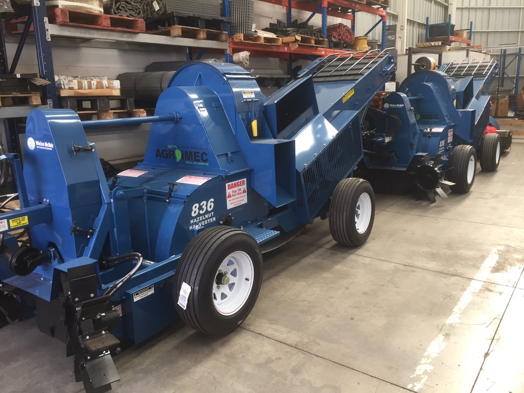 Máquinas cosechadoras weiss McNair modelo 836 para avellanos listas para entrega a clientes para temporada 2020