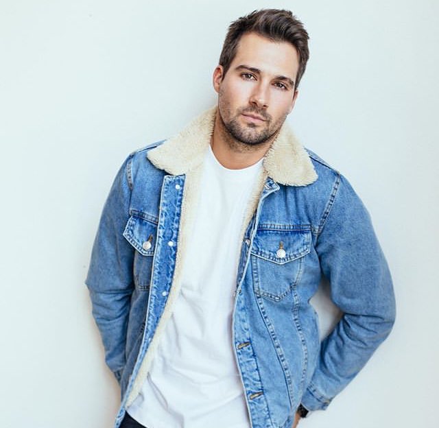BigTimeSnaps_'s tweet photo. James’ IG photo 
https://t.co/kc1lUzdS8i https://t.co/sDhvjuezU2