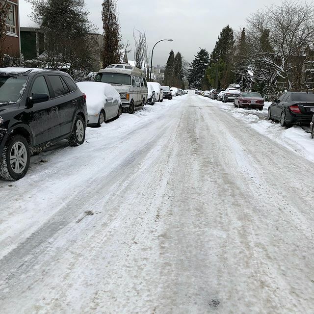 TwecsEye's tweet photo. It’s SNOW and ICE day at the warehouse. NO eyeglass sorting today. See you next week https://t.co/SDdAHH882P https://t.co/ntXl6bXz97