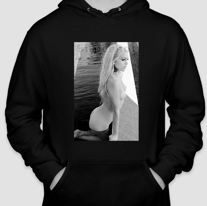 Would you wear this? Would you put it on immediately if I handed it to you personally? ?? @superhot https://t