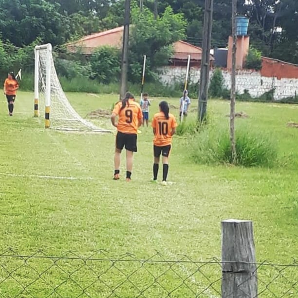 SirenasDelGol's tweet photo. #InterligasFem
LA DUPLA
La #9 y la #10. La Gran Goleadora del Norte y la Goleadora Histórica. El compás y la artillería. El espíritu y la máquina. El fútbol, los gritos, los goles. Lilian Ramos y Lucy Benítez.
El fútbol resumido en una foto.
#FutFemPy
@UFIOficial https://t.co/vRXjlPX9kR