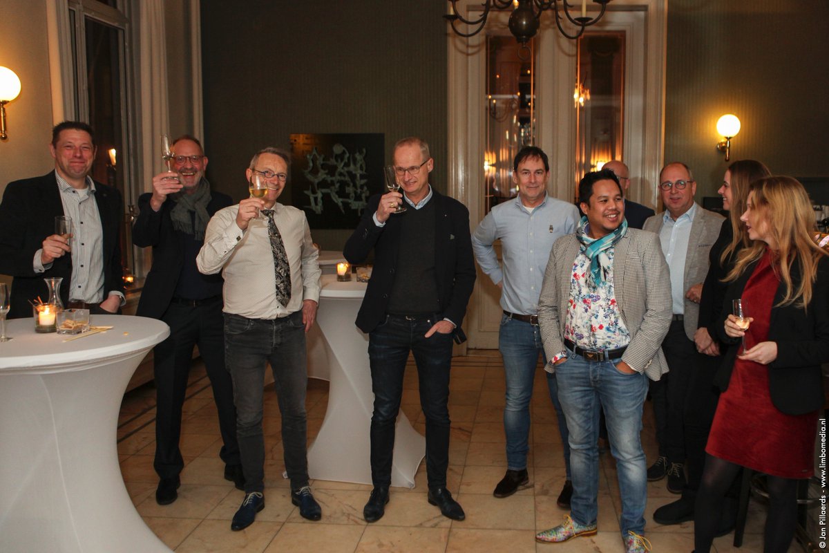 regitel's tweet photo. Nieuwjaarsreceptie Regitel in de Groote Sociëteit.
Toasten op het nieuwe jaar en afscheid nemen van drie bestuursleden: Roland-Ann Van Alphen, Frans van de Korput en Bart van Gruisen. https://t.co/ORbiWSVPeq