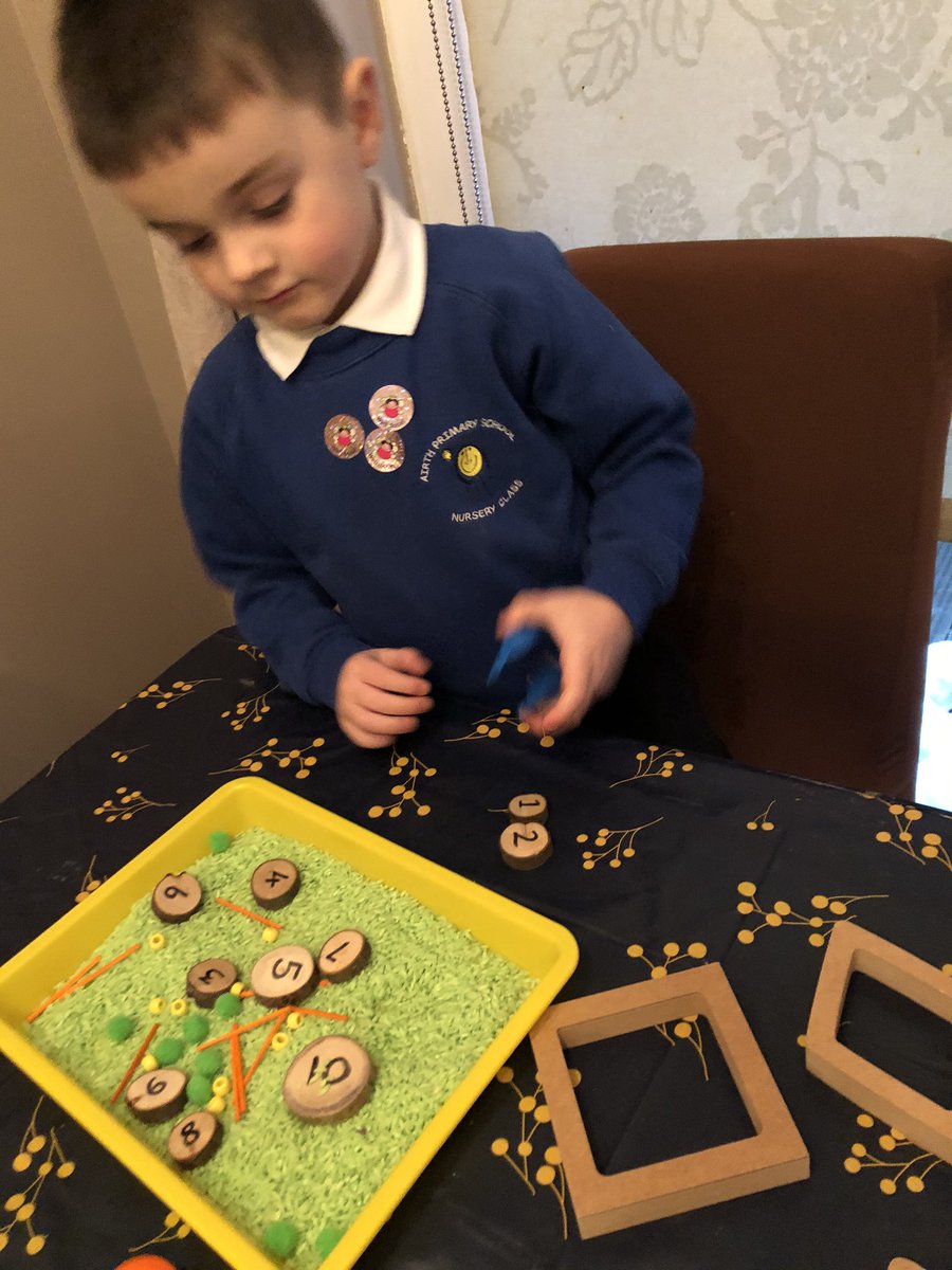 nicholareagan's tweet photo. Number Sequence  #looseparts #naturalresources #stem #play #curiosity #tinkertrays @ScotChildmind https://t.co/pmqPl1ldn2