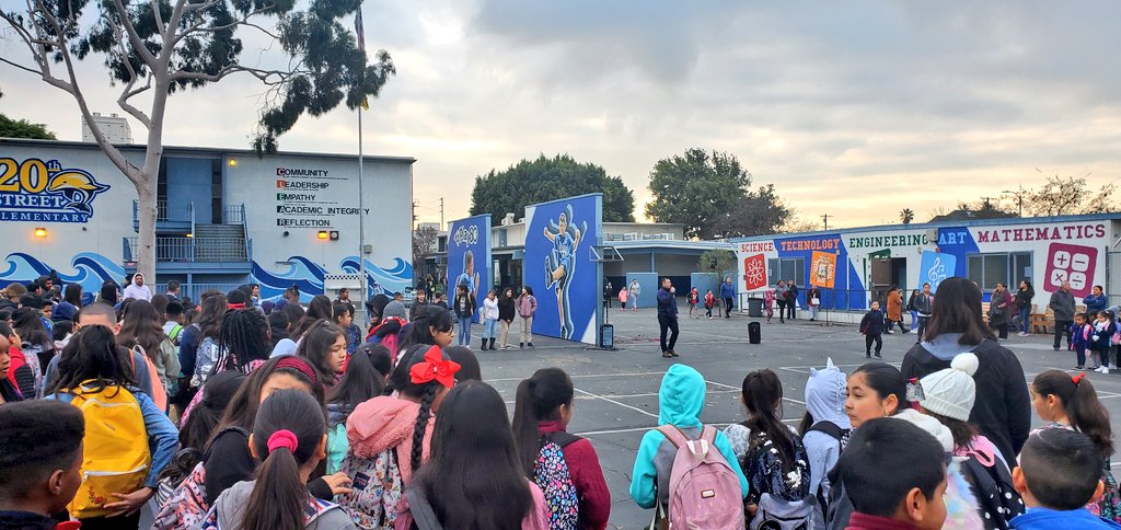 20stDolphins's tweet photo. Welcome back students and parents from @20stDolphins! We look forward to another semester of learning and having fun!! We also want to welcome Ms. Soto, our new 3rd grade teacher to the 🐬 family!
@LASchools @lausd_ldc @PartnershipLA #PS4LAUSD #NewSemester #WelcomeBack https://t.co/bKpplilTLP