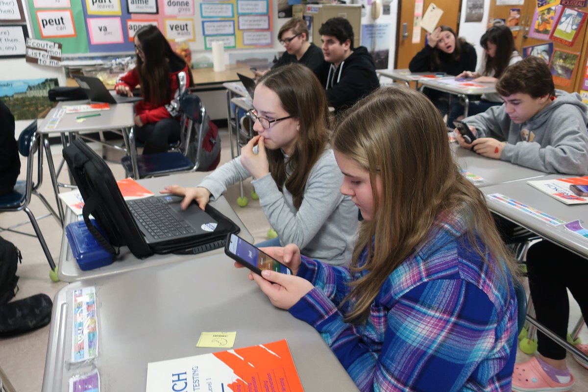 HCSPennHen's tweet photo. Playing a fun game of Gimkit to review for our midterm - always a fun game. Lots of repetition with the vocabulary. #Frenchrules ๐๐ซ๐ท๐ https://t.co/iDJxzec8UC