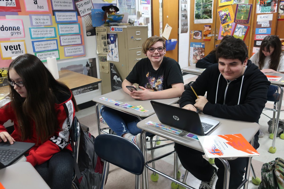 HCSPennHen's tweet photo. Playing a fun game of Gimkit to review for our midterm - always a fun game. Lots of repetition with the vocabulary. #Frenchrules ๐๐ซ๐ท๐ https://t.co/iDJxzec8UC