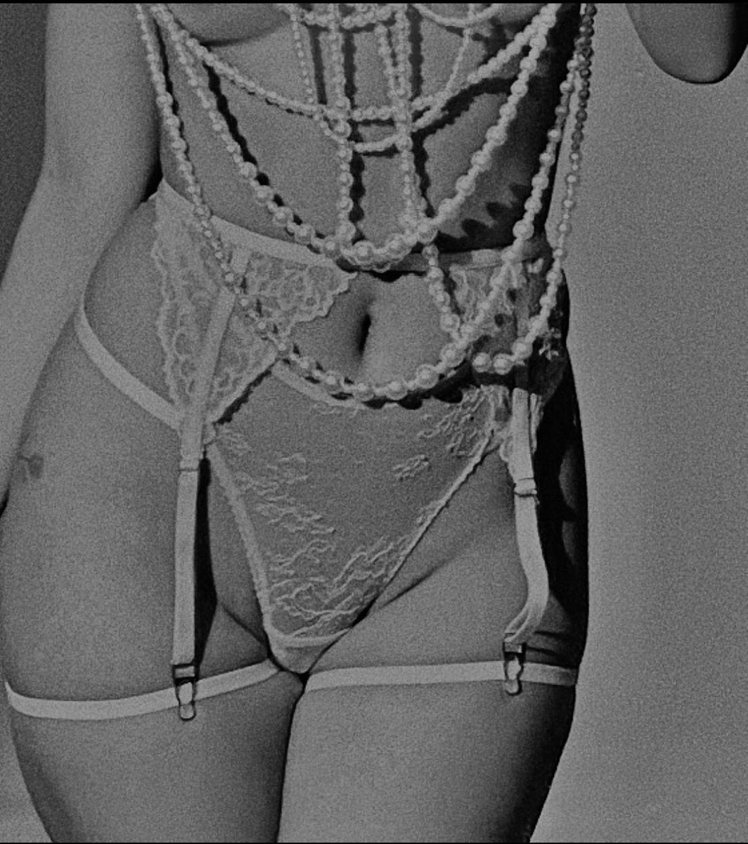 . 

            .𝚂𝚞𝚌𝚑 𝚊 𝚍𝚒𝚛𝚝𝚢 𝚖𝚒𝚗𝚍.