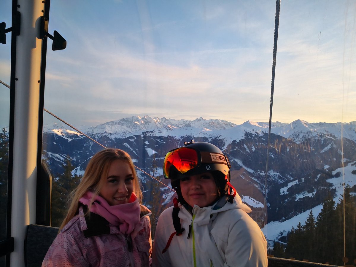 WakeyPS's tweet photo. Our students are #buzzing after a great fist day on the slopes! #skiing #Residential #livingthedream #gettingoutoftheclassroom https://t.co/xrOSAp3hNn