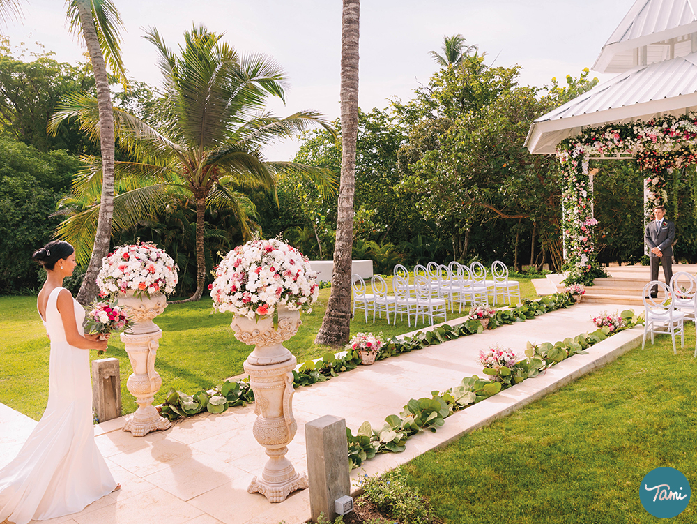 Tamisantini's tweet photo. As a #destinationweddingexpert, little touches go a long way for your clients. May it be a personal note or a freebie. Surely it will make their experience with you turn greater.
Agree with me? π
#wedding #weddingplanning #weddingplanner #destinationwedding #weddingcoach https://t.co/kCoBlZ3wSx