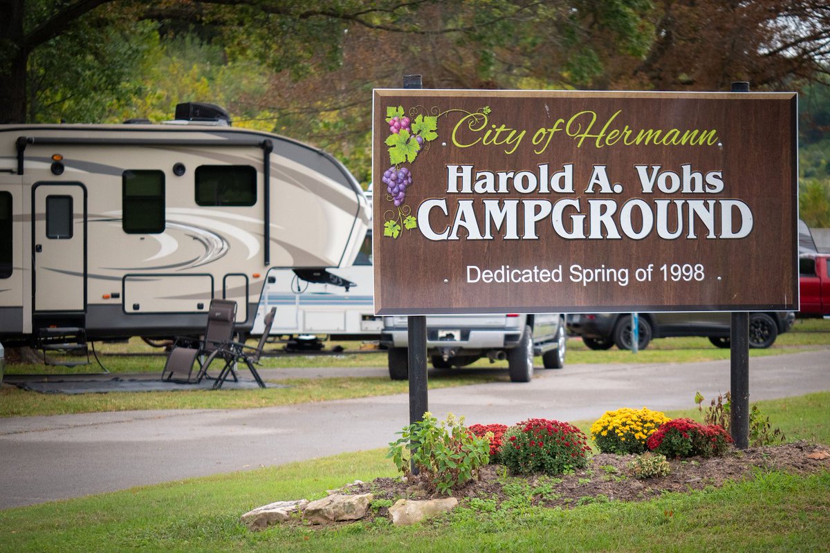 VisitHermann's tweet photo. Does your family love traveling by RV? Utilize park accommodations for your home on wheels while you explore the history, sights and flavors of Hermann. Find out more here: https://t.co/o9fhBGqcgi.
#VisitHermann #RVAdventures #MissouriCamping #MissouriAdventure #ExploreStLouis https://t.co/YfE9SB1w1V