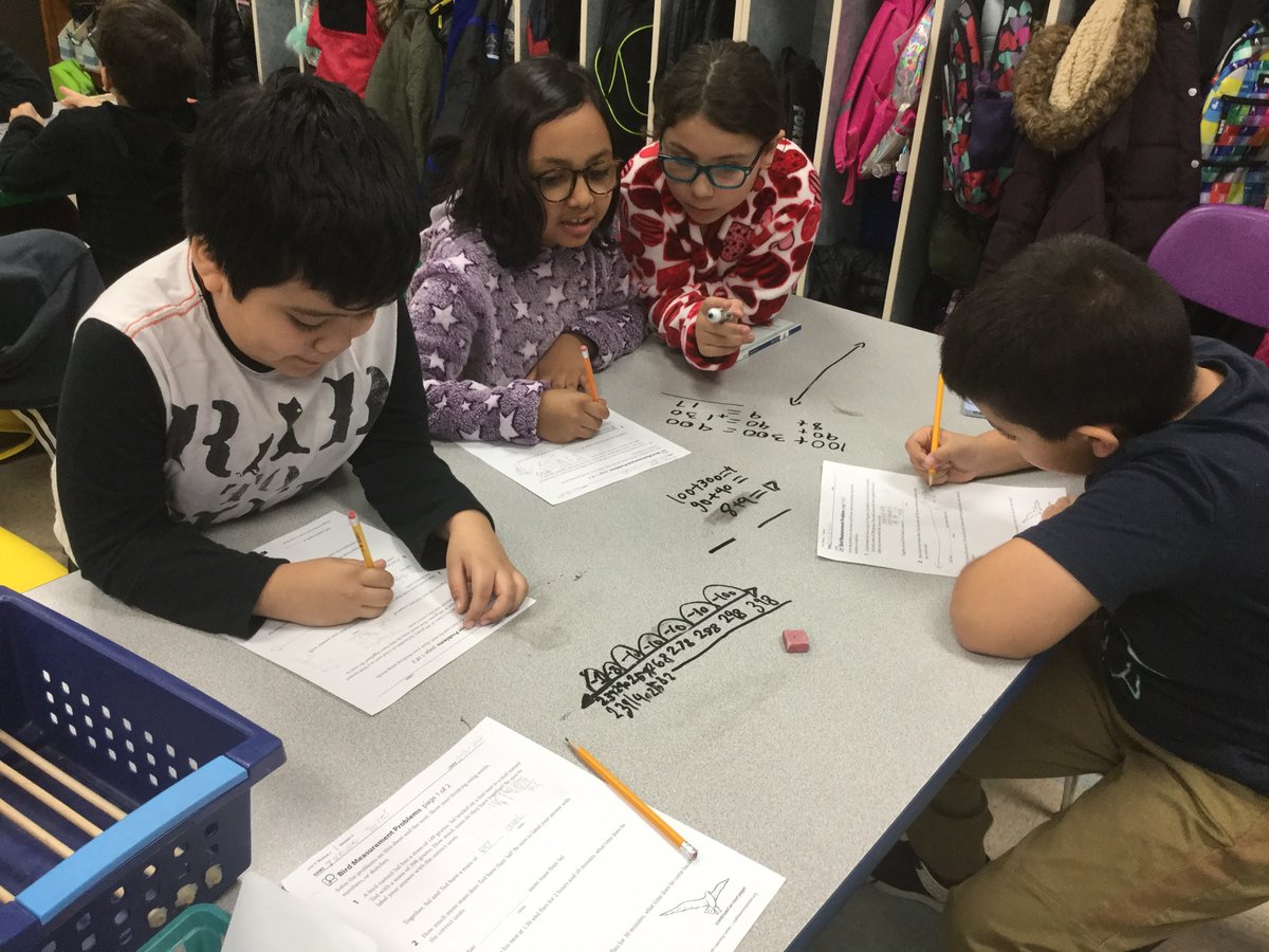MaestroRamirez3's tweet photo. Podemos resolver problemas de tiempo, líquido y masa incluyendo suma y resta.
#KomenskyMatters #D100Inspires https://t.co/4a6e87YzKy