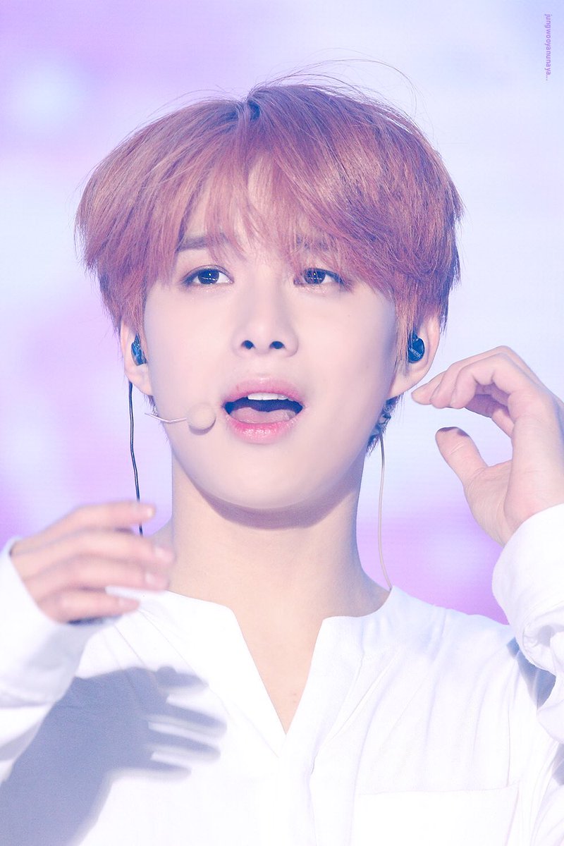 [ 013/366 ] → im an hour and 7 mins late THIS TIME . Ohmygod newayz i miss jungwoo