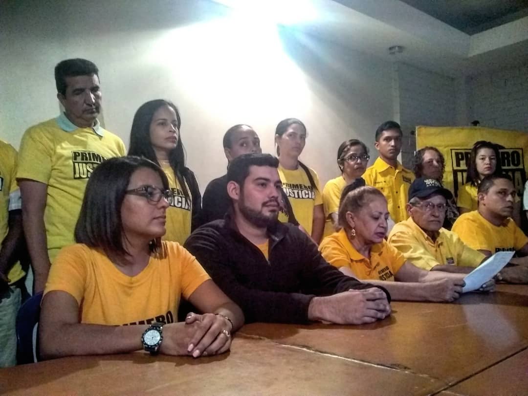 diariodlosandes's tweet photo. #13Ene Primero Justicia #Trujillo rechaza campaña de descrédito al equipo que trabajó con Conrado Pérez Linares. Siguen comprometidos con la democracia en el país #Trujillo Vía @mayralinares Foto @HennerVi https://t.co/9KpTjJXWRq