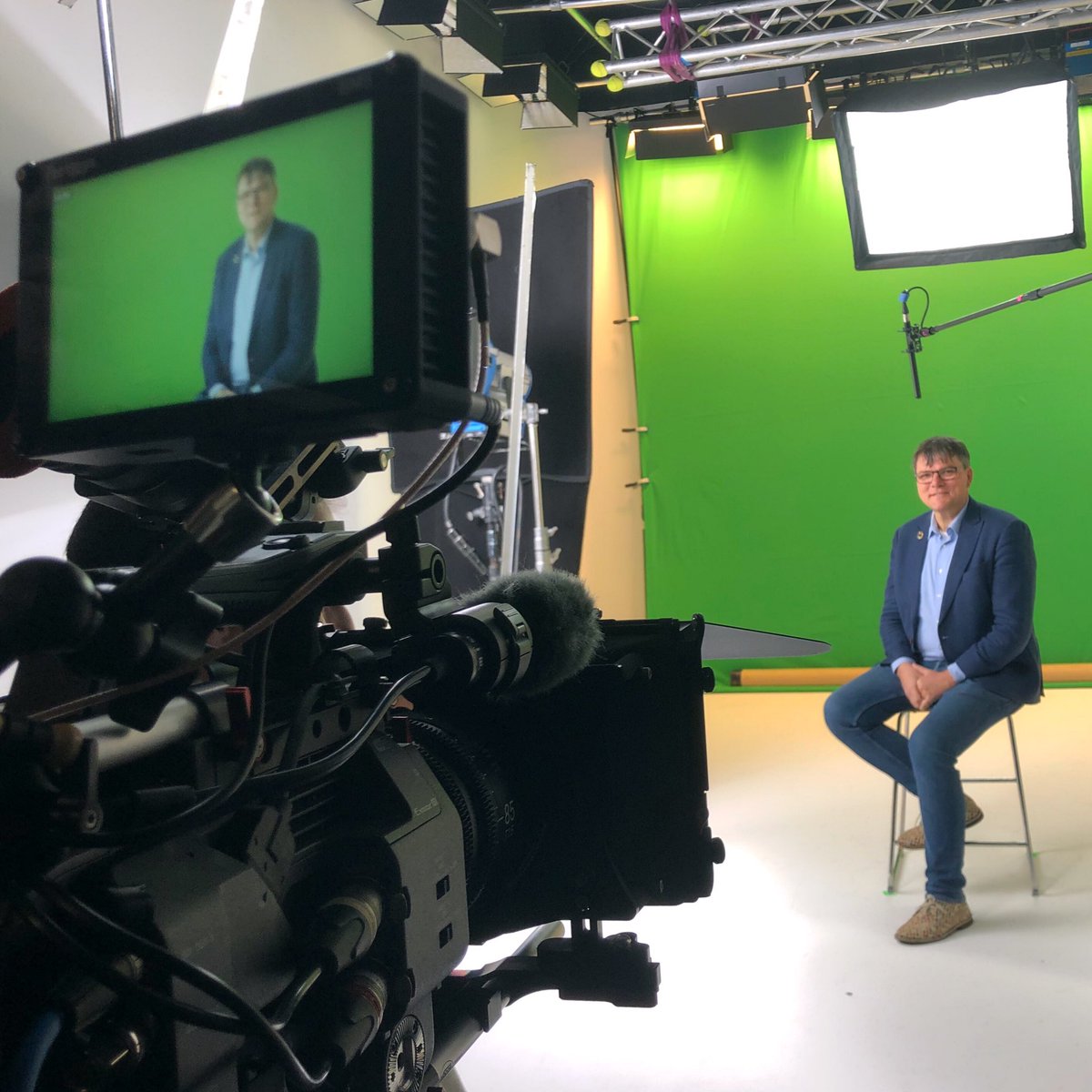 rentmeester2050's tweet image. Vandaag studio opname voor een film over circulaire economie. Samen met Rene Plaggenburg @DusseldorpISM en Martin Kleine Schaars (I’m architecten) geven we een uitleg over de demontage van het @erasmusmc en het bouwen van onze iconische circulaire nieuwbouw in Borne. #reuse #SDG