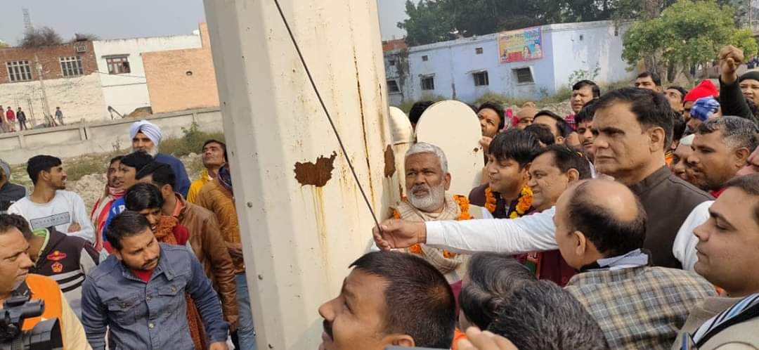 swatantrabjp's tweet photo. आज मेरठ के हस्तिनापुर विधानसभा में परीक्षितगढ़ किले में 30 मीटर राष्ट्रध्वज तिरंगे का ध्वजारोहण कर लोकार्पण किया । सम्मानित क्षेत्रवासियों एवं देवतुल्य कार्यकर्ताओं का उत्साहपूर्ण स्वागत एवं अभिनंदन के लिए हृदय से आभार । https://t.co/hlGaJdjCTD