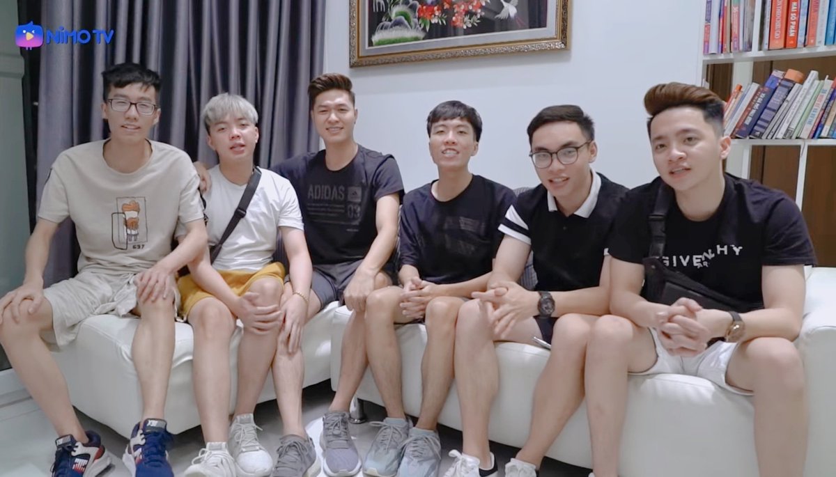 Teamflash_THFan's tweet photo. ไปย้อนดูคลิปเก่าๆแล้วเจอโมเม้นนี้ น่ารักกก> <
#TeamFlashVN #MyFlashPic #FLGau #FLADC #FLElly #FLProe #FLDatkoi #FLXB https://t.co/C1jYw4zpfy