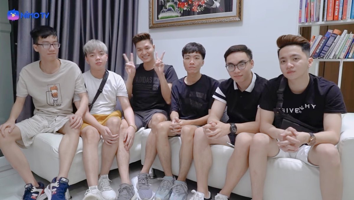 Teamflash_THFan's tweet photo. ไปย้อนดูคลิปเก่าๆแล้วเจอโมเม้นนี้ น่ารักกก> <
#TeamFlashVN #MyFlashPic #FLGau #FLADC #FLElly #FLProe #FLDatkoi #FLXB https://t.co/C1jYw4zpfy