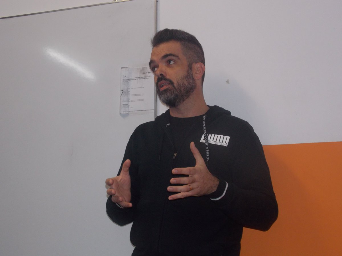 Institutoisped's tweet photo. #Recuerdos Ciclo de Conferencias #ISPeD 2019 @PBomarito de @FOXSportsArg conversando con los alumnos de la Carrera de #Comunicación junto a @MDovgaluk https://t.co/rPxGZU8qvH