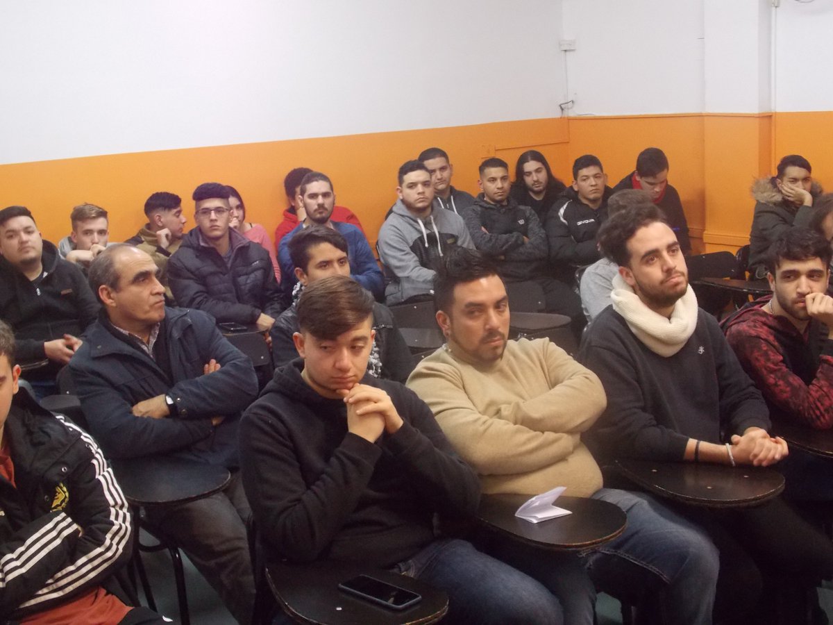 Institutoisped's tweet photo. #Recuerdos Ciclo de Conferencias #ISPeD 2019 @PBomarito de @FOXSportsArg conversando con los alumnos de la Carrera de #Comunicación junto a @MDovgaluk https://t.co/rPxGZU8qvH