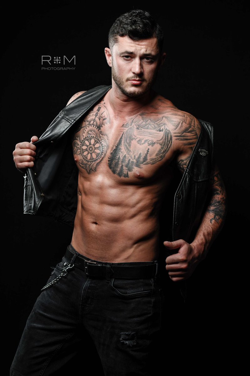 RplusMphoto's tweet photo. Leather vest, ink and abs...
#ClintWright
#exclusive
#bookcover
#TheStableModels
@profotousa
@nikonusa
@procamphoto
https://t.co/97OUEgdsVR https://t.co/mIbG8R5ulQ