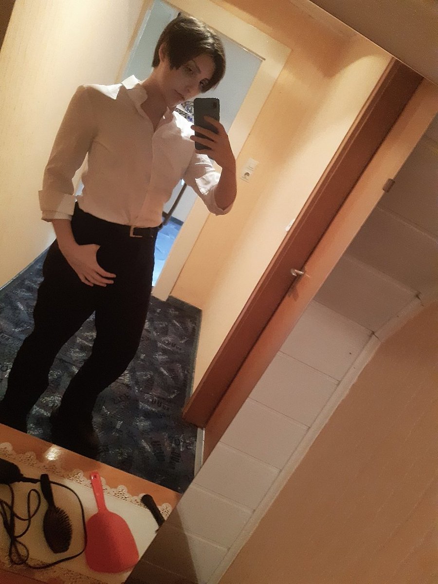 ‍ ‍ ‍
﹙   M-Munday ? 🥺

 ‍ ‍ ‍