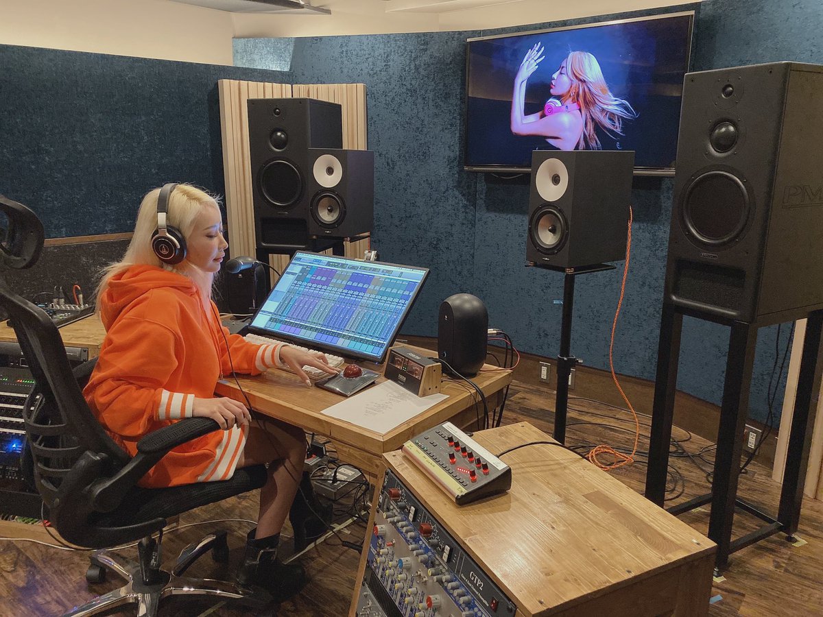 DJTIARAJP's tweet image. gonna next stage😎

#versionstudio #shibuya 
octave-music.com/studio