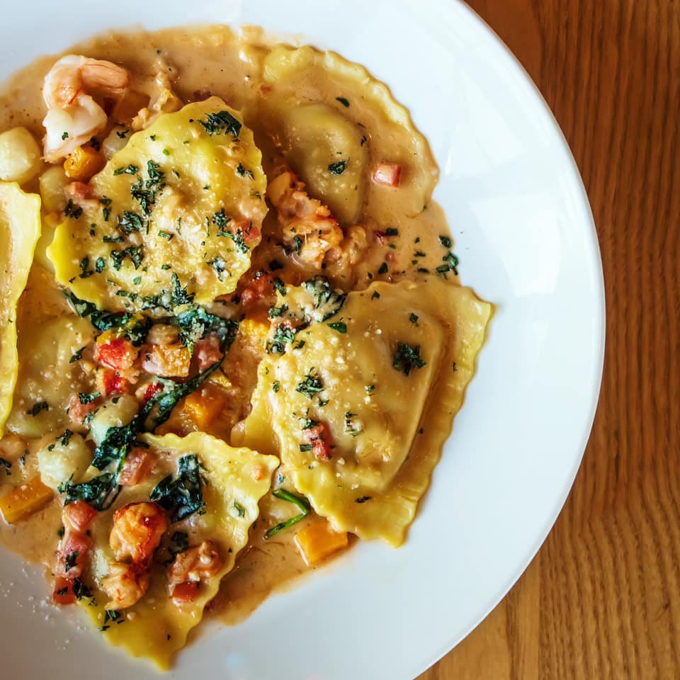 DevourIndy's tweet photo. #GIVEAWAY Win a $50 gift card to Cooper's Hawk Winery &amp; Restaurant!

Rules: 1. Retweet this tweet. 
2. Reply tagging your favorite foodie friend!

Giveaway will end Wednesday at Noon and the winners will be contacted directly. https://t.co/pG4oqoib2h