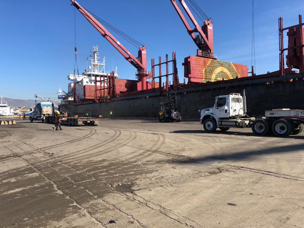 FidelMurilloGO's tweet photo. En el muelle API1 del @portofensenada, atracó el BM FENGNING, procedente del puerto de Los Ángeles, para descargar 6,793 tons de bobinas de lámina
Los consignatarios son 5 empresas establecidas en el region noroeste del país
#MovimientoPortuario https://t.co/UNU7ymCaVn