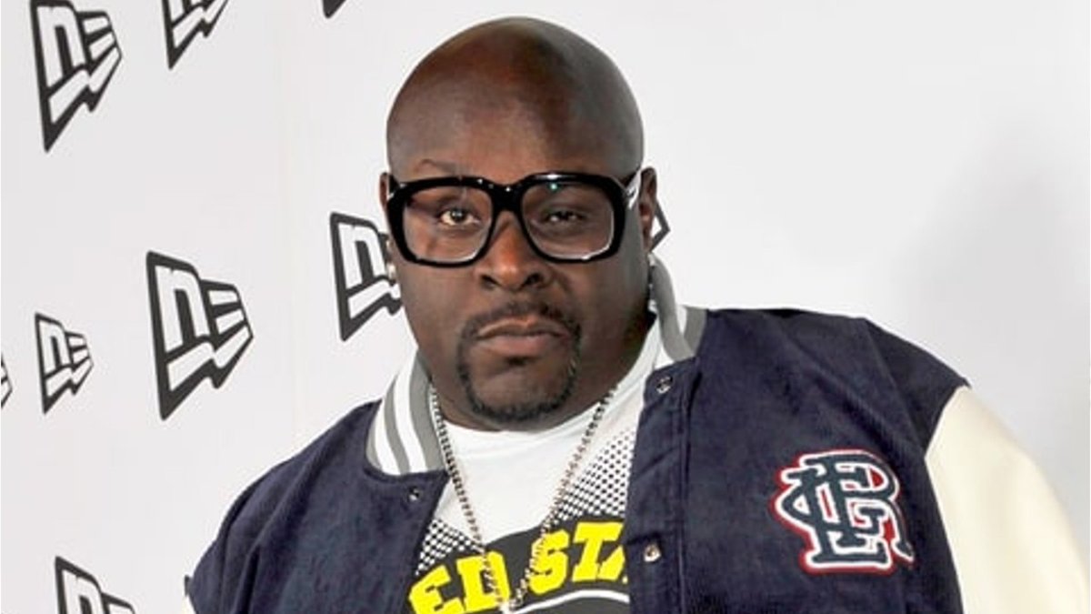 эбони дэвис 18. ноториус биг. барри вуд. Black is bigger. Black is bigger.