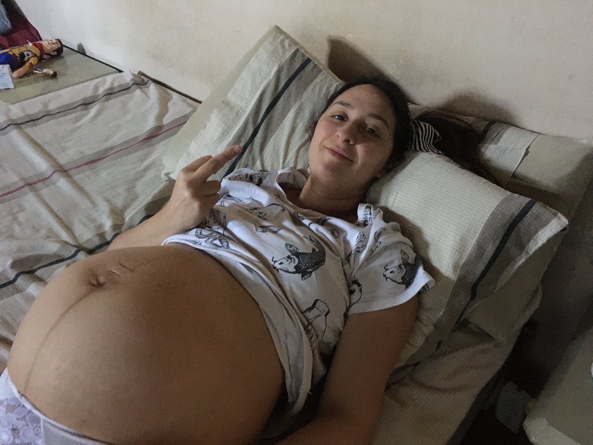 belenbustelo1's tweet photo. 3 años seguidos embarazada. RT o te pasa a vos tmb 🤣 https://t.co/xi0kzMSp1a
