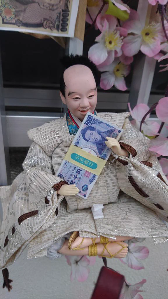 @gomachan_ks @hangmong 愛媛県久万高原町でも、町の方々のお力でイキイキとしたお雛様たくさんです
我が家のお雛様たちもおります 