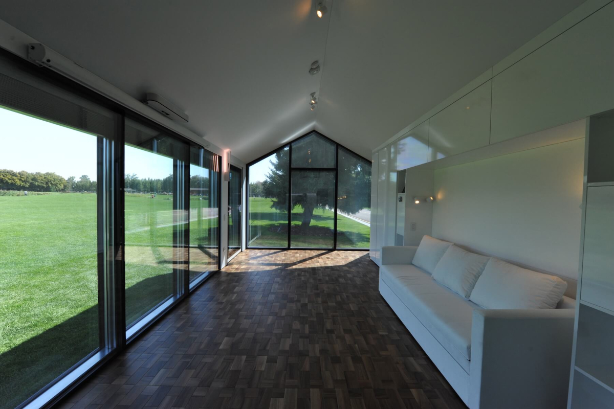 dwellito's tweet image. #modularmondays Today, we&apos;re featuring the mOne, a 100% solar-powered off-the-grid modular home.

The Haus mOne is an autonomous prefab that provides buyers with 400 sf of liveable space, in a one bedroom, one bathroom configuration.

Explore the mOne on Dwellito.com