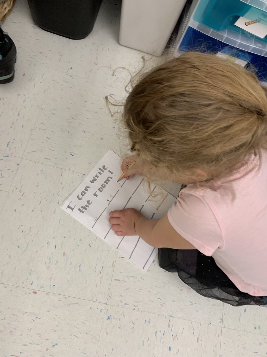 saraderosby's tweet photo. Kindergarten students celebrating their phonics unit by writing the room! They were so excited to see, write, and read sight words, and other words around their classroom! Abi and Sarah co teaching is helping these kids grow! @LPSOTL @SchoolConnors https://t.co/TNIQ8I8I8w